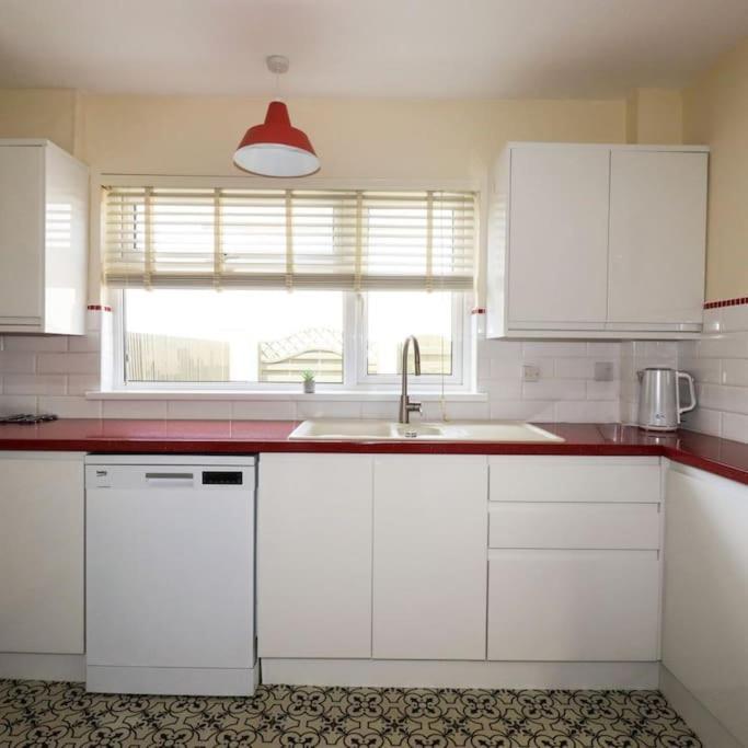 Gorgeous House In Newquay Walking Distance From Fistral Beach Экстерьер фото